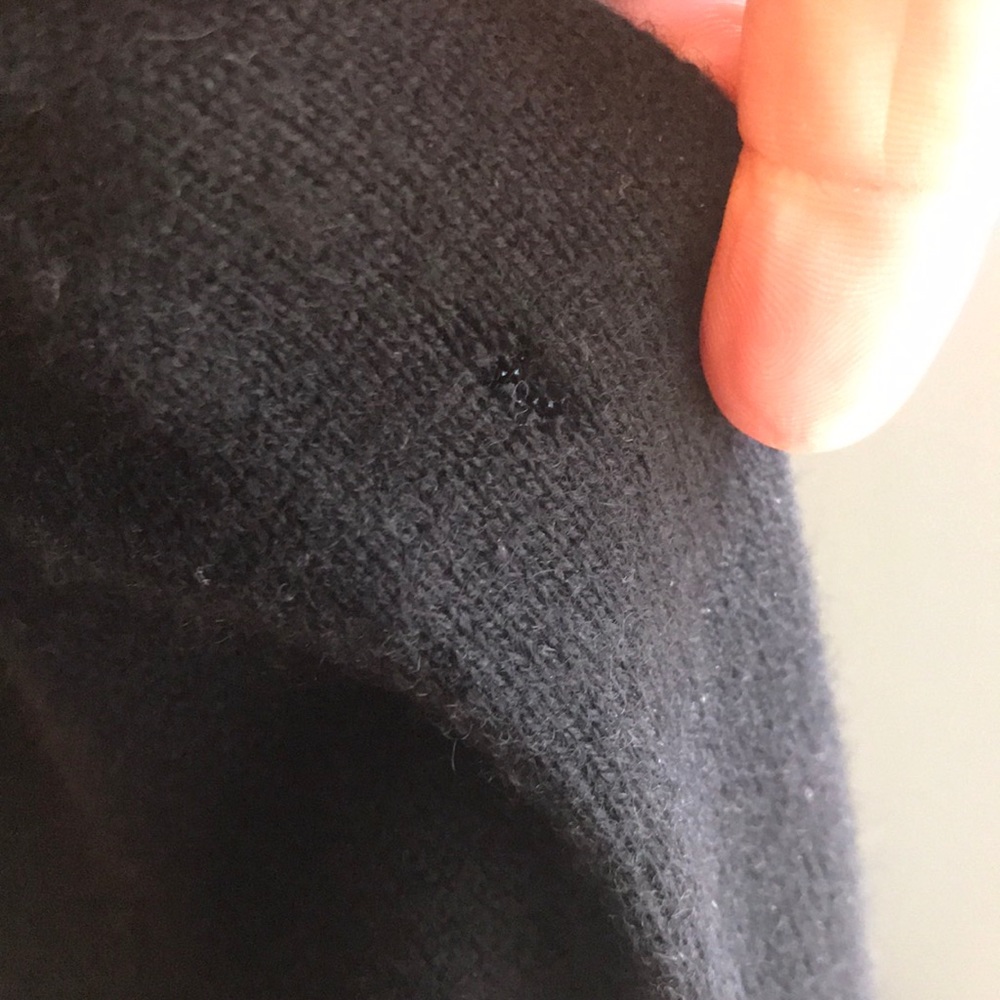 Peck & Peck Wool/Cashmere Black Cardigan ๐ - Picture 8 of 8